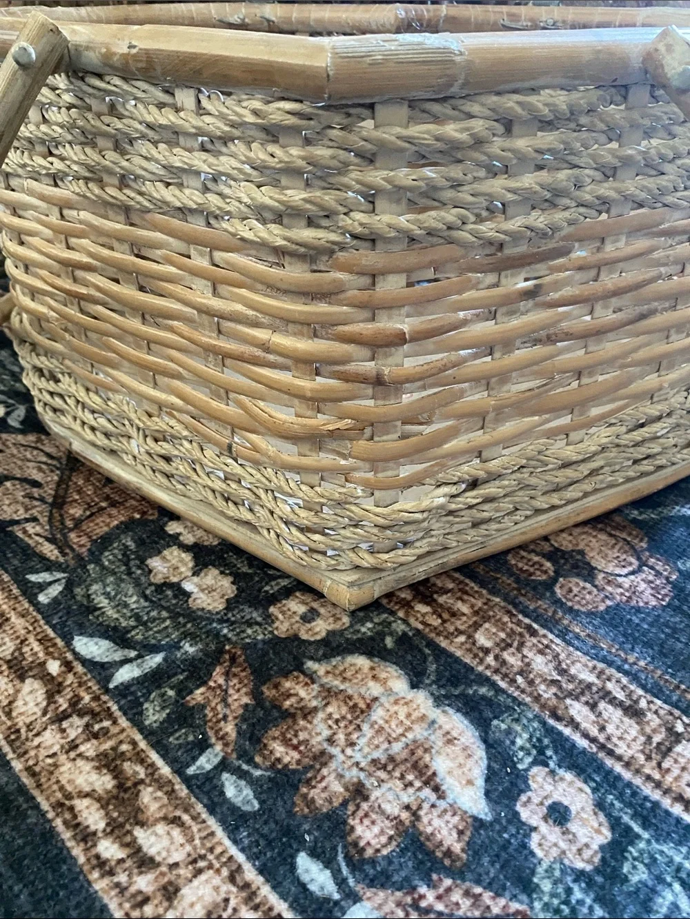 Vintage Heart Shaped Picnic/Sewing/Storage Large Hand-Woven Wicker Basket